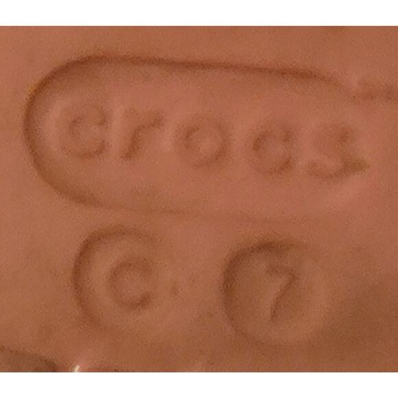 Crocs Bright Pink Traditional Classic Clogs Slip on Sandals Childs Size C7 - Picture 3 of 6